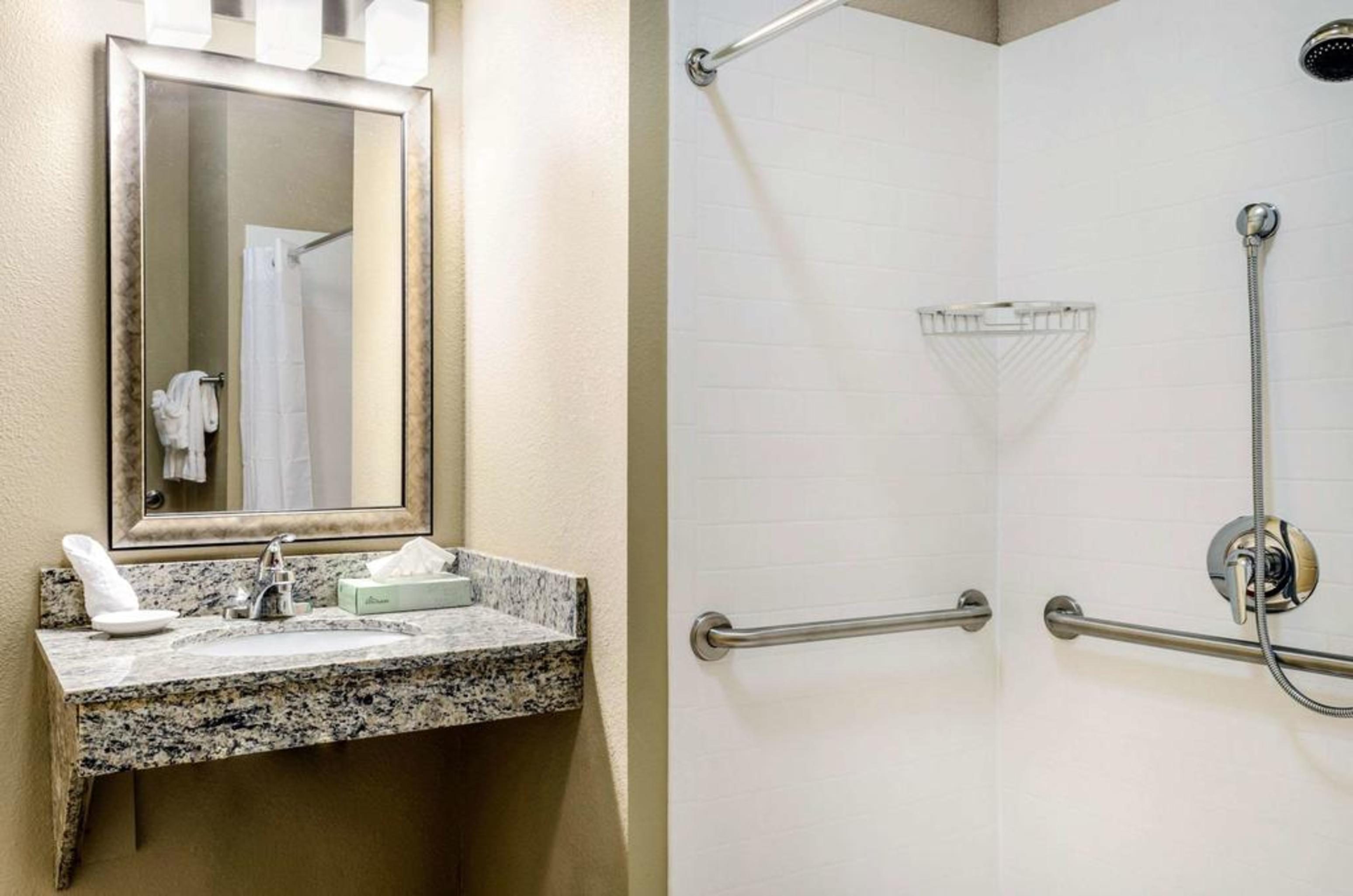 Mainstay Suites Hackberry Sportsman'S Lodge Dış mekan fotoğraf